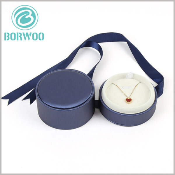 Blue imitation leather tube packaging for necklaces boxes.Blue thin silk as a gift knot is the best reflection of the value of the product as a gift.