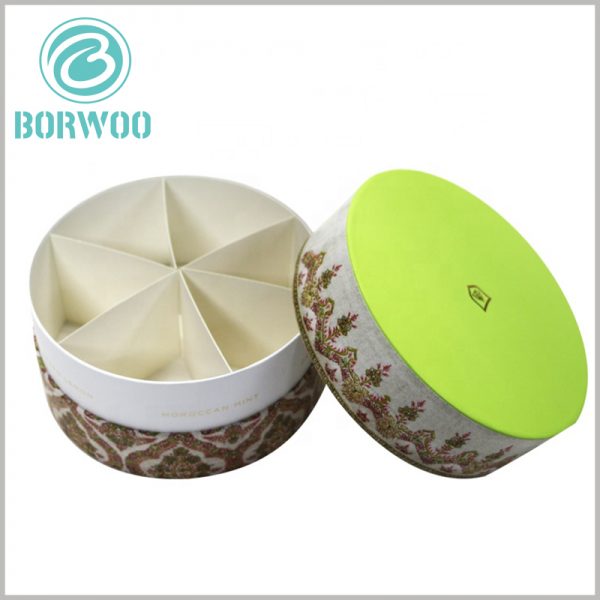 Custom creative large cardboard round boxes with paper card insert.Insert a paper card into the inside of the paper tube to divide the inside of the package into 6 equal spaces, which is conducive to product sales.