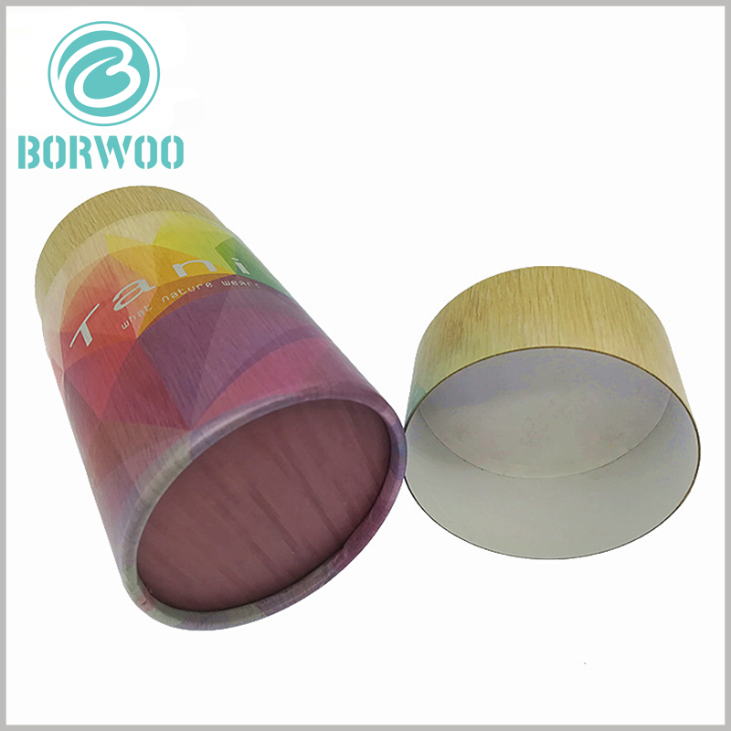 Custom large cardboard round tube packaging for product. The thick paper tube is very effective in protecting the product and is one of the best choices for product packaging.