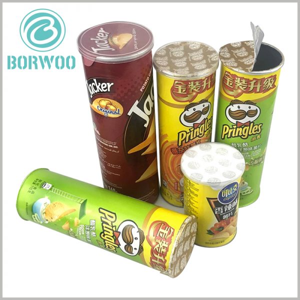 Potato chips packaging tube with aluminum foil sealing film and plastic lids.Customized paper tube packaging is robust and durable, can withstand external squeezing, and improve the protection of fragile products.