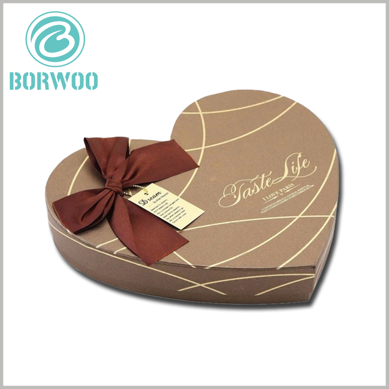 custom heart shaped chocolate gift boxes packaging with bows.