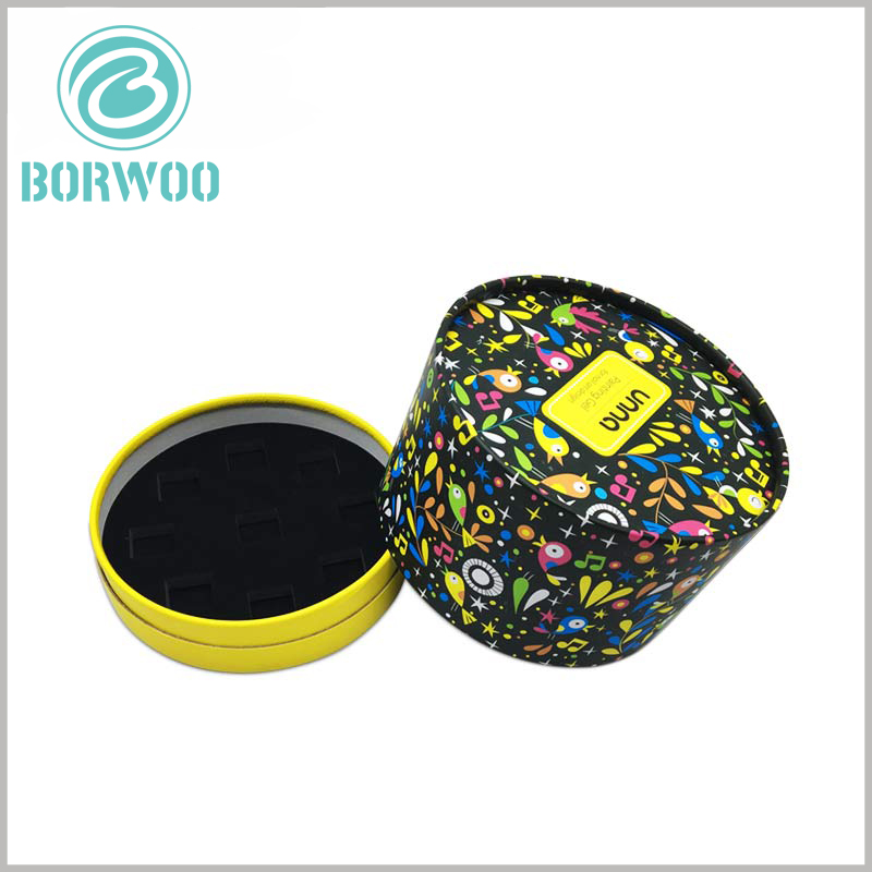 custom paper tubes for nail polish of 9 bottles. The surface of the black EVA is covered with flocking cloth, which plays a decorative role and can improve the visual experience of the inner bottom of the package