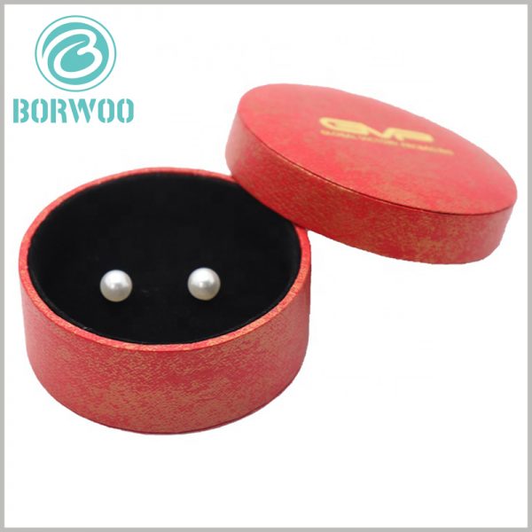 high-end red cardboard jewelry packaging boxes.The exquisite earring cylinder packaging is very helpful for increasing the value of earrings.