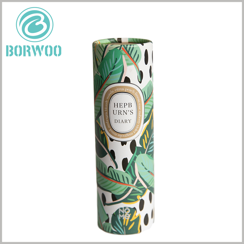 The small paper tube packaging promotes the characteristics of the product in a specific pattern and form.